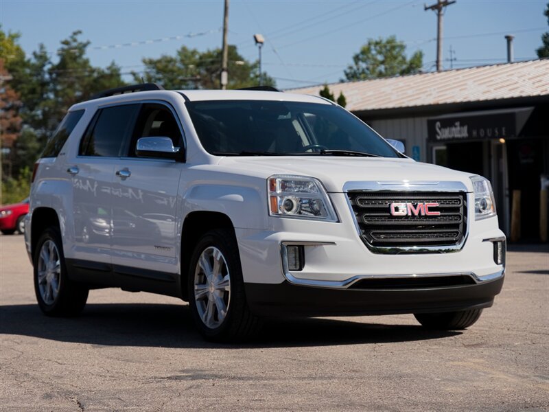 Used 2017 GMC Terrain SLE w/ Technology Package AWD/4WD image 3