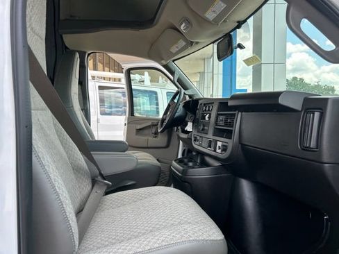 New 2026 Chevrolet Express 4500 w/ Power Convenience Package RWD image 29