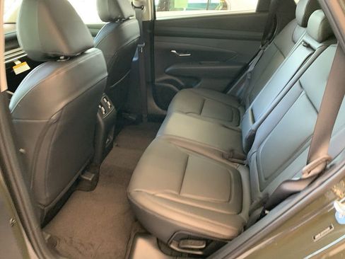 Used 2018 Toyota RAV4 LE w/ All Weather Liner Package AWD/4WD image 28