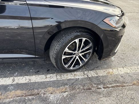 Used 2025 Volkswagen Jetta Sport image 33