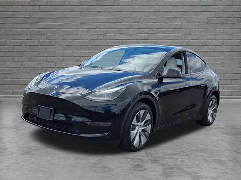 Used 2023 Tesla Model Y Long Range AWD/4WD image 4