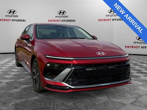 Certified 2025 Hyundai Sonata SEL FWD image 1