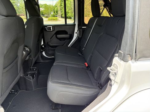 Used 2021 Jeep Wrangler Unlimited Sport AWD/4WD image 20