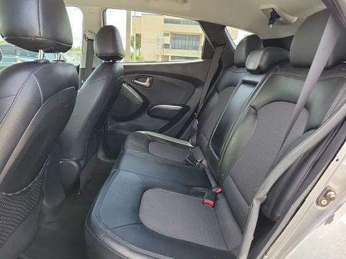 Used 2011 Hyundai Tucson GLS FWD image 9