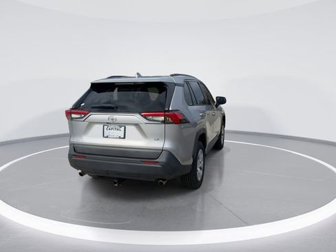 Used 2021 Toyota RAV4 LE image 6