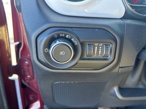 Used 2021 Jeep Wrangler Sport image 14