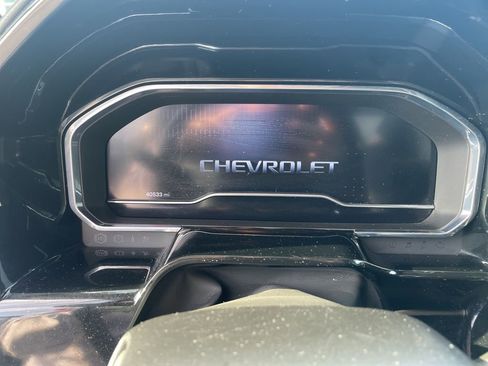 Used 2025 Chevrolet Silverado 1500 LT image 11