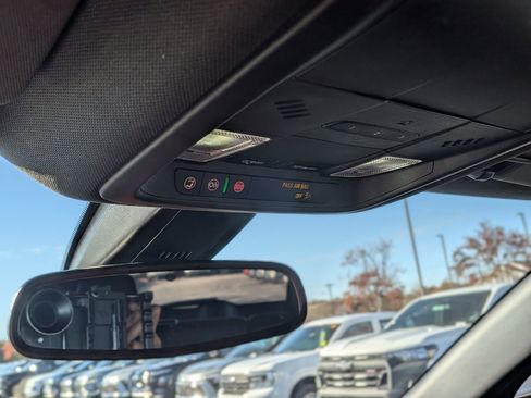 Used 2025 Chevrolet Blazer RS image 32