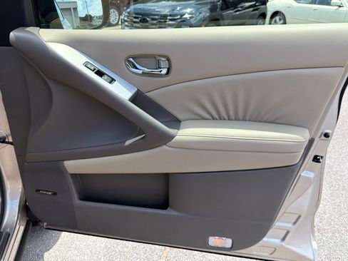 Used 2010 Nissan Murano SL w/ Leather Pkg FWD image 15