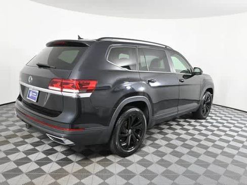 Certified 2022 Volkswagen Atlas SE w/ Panoramic Sunroof Package image 9