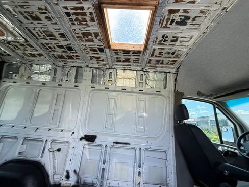 Used 2008 Dodge Sprinter 2500 RWD image 30