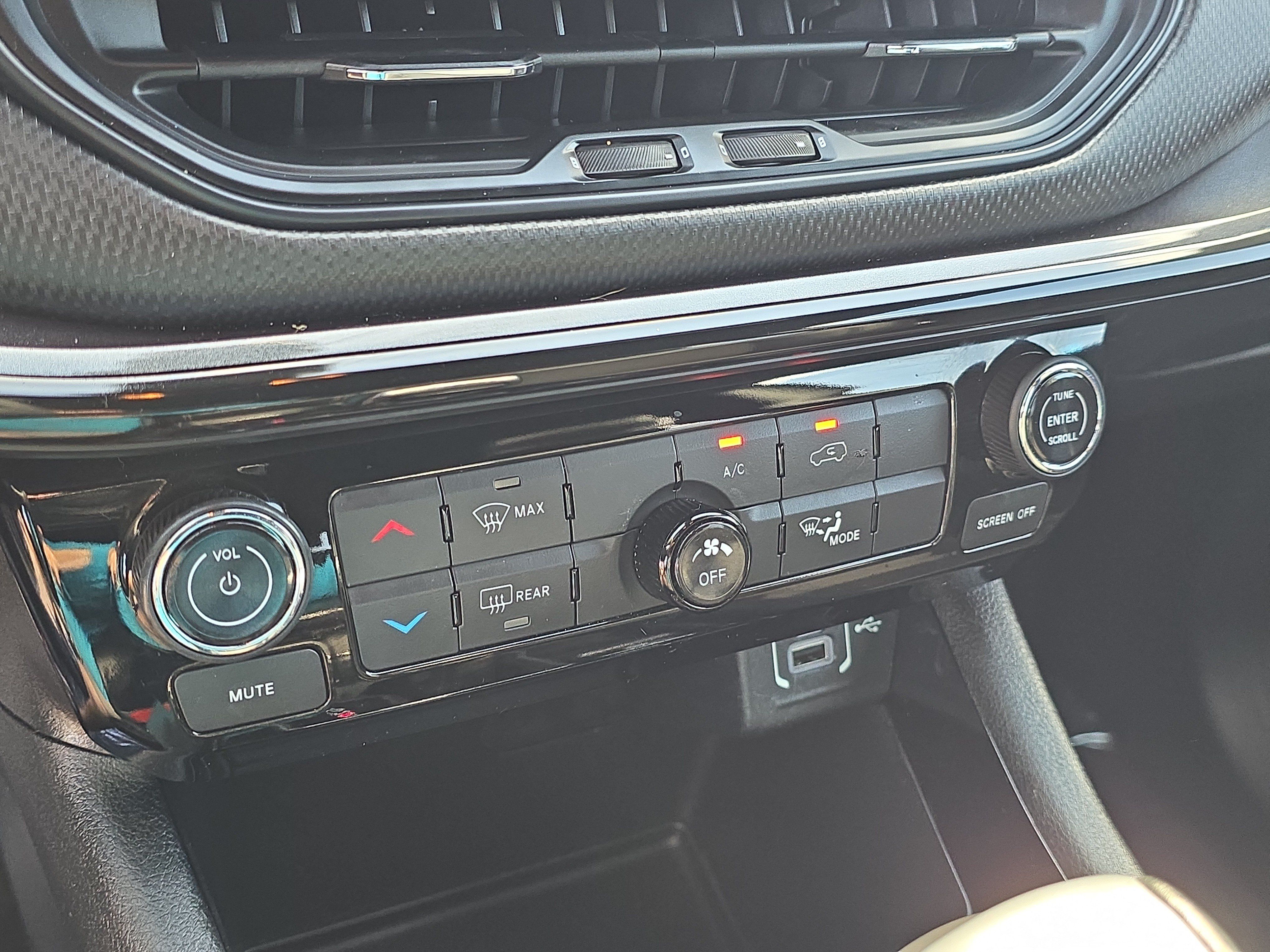 Used 2022 Jeep Compass Latitude FWD image 23