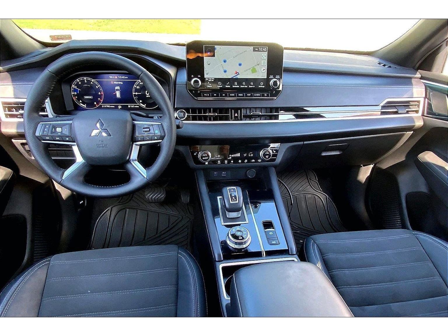 Used 2023 Mitsubishi Outlander SE Black Edition AWD/4WD image 14