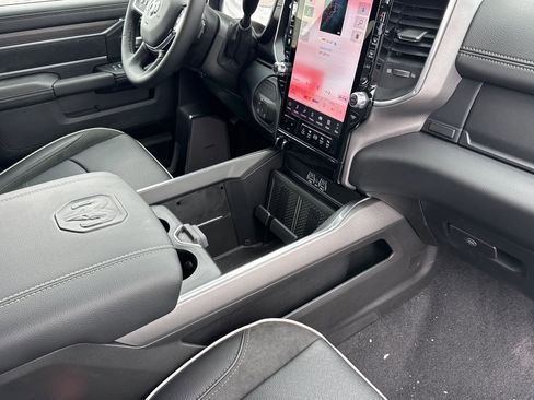 New 2026 RAM 2500 Laramie AWD/4WD image 14