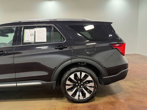 Used 2025 Ford Explorer Platinum w/ LUX Leather Package AWD/4WD image 36