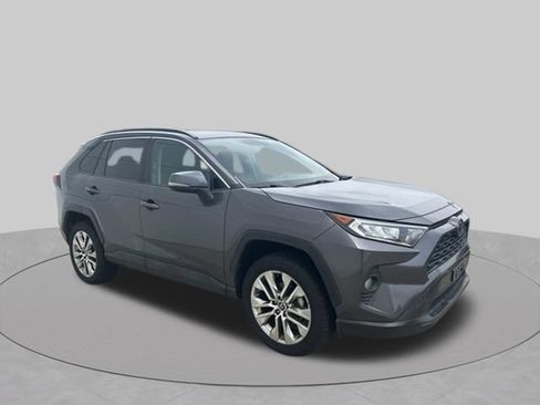 Used 2021 Toyota RAV4 XLE Premium AWD/4WD image 15
