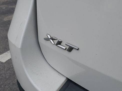 Used 2023 Ford Explorer XLT RWD image 6