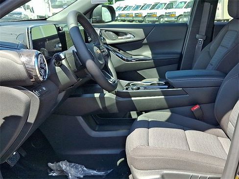 New 2026 Chevrolet Equinox LT image 7