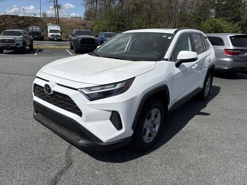Used 2025 Toyota RAV4 XLE w/ Convenience Package image 3