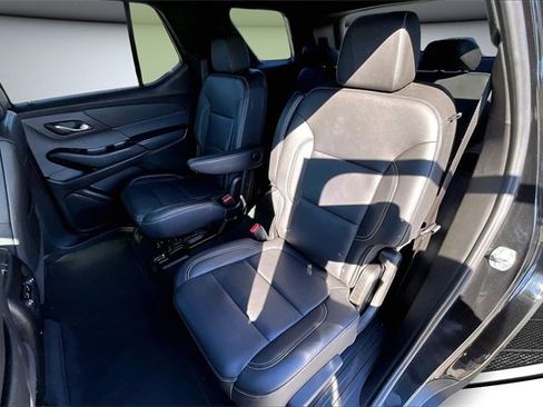 Used 2023 Chevrolet Traverse LT image 22