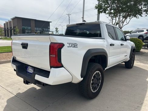 Used 2024 Toyota Tacoma TRD Off-Road image 6