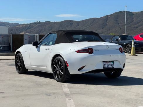 Used 2025 MAZDA MX-5 Miata Grand Touring RWD image 32