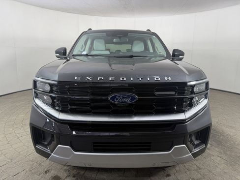 Certified 2026 Ford Expedition Max Platinum w/ Platinum Ultimate Package AWD/4WD image 2