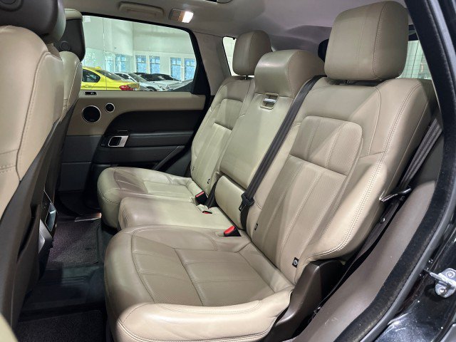 Used 2018 Land Rover Range Rover Sport HSE AWD/4WD image 6