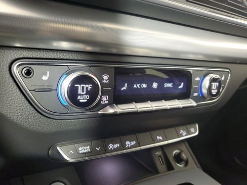 Used 2025 Audi Q5 2.0T Premium image 30