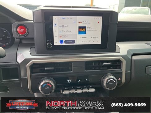 Used 2024 Toyota Tacoma TRD Off-Road image 9