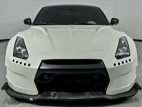 Used 2013 Nissan GT-R Premium AWD/4WD image 5