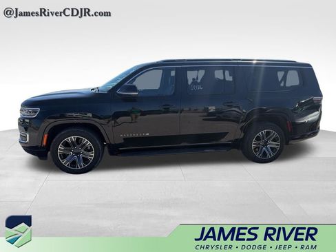 Used 2024 Jeep Wagoneer L Series II w/ Flexible Seating Group image 8