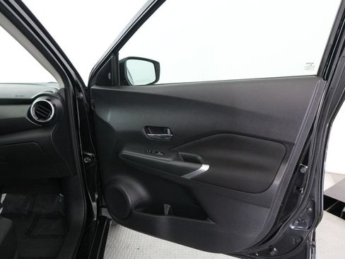 Used 2021 Nissan Kicks SV FWD image 46