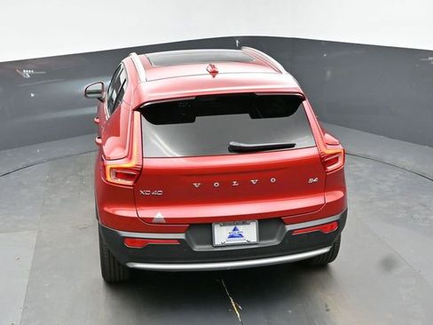 Used 2023 Volvo XC40 B4 Plus w/ Driver Assist Package image 12