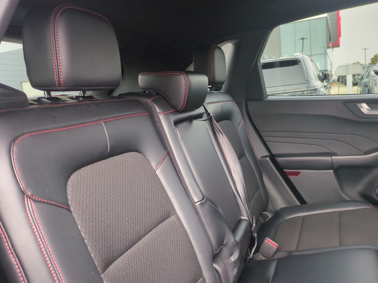 Used 2025 Ford Escape ST-Line Select AWD/4WD image 37