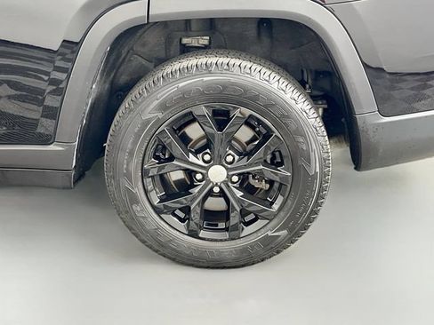 Used 2021 Jeep Grand Cherokee L Limited AWD/4WD image 39