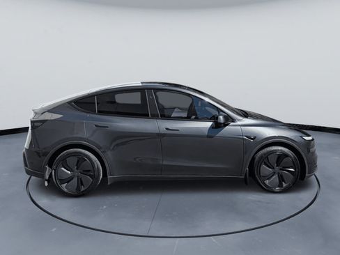 Used 2026 Tesla Model Y Long Range AWD/4WD image 4