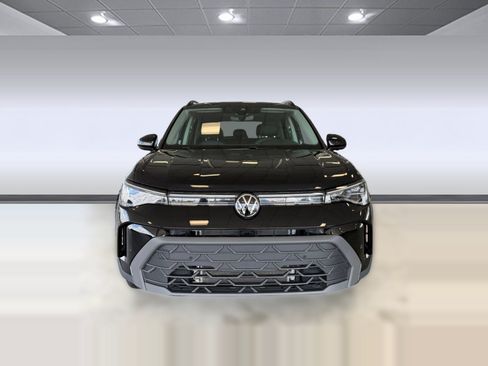 Used 2025 Volkswagen Taos SE AWD/4WD image 6
