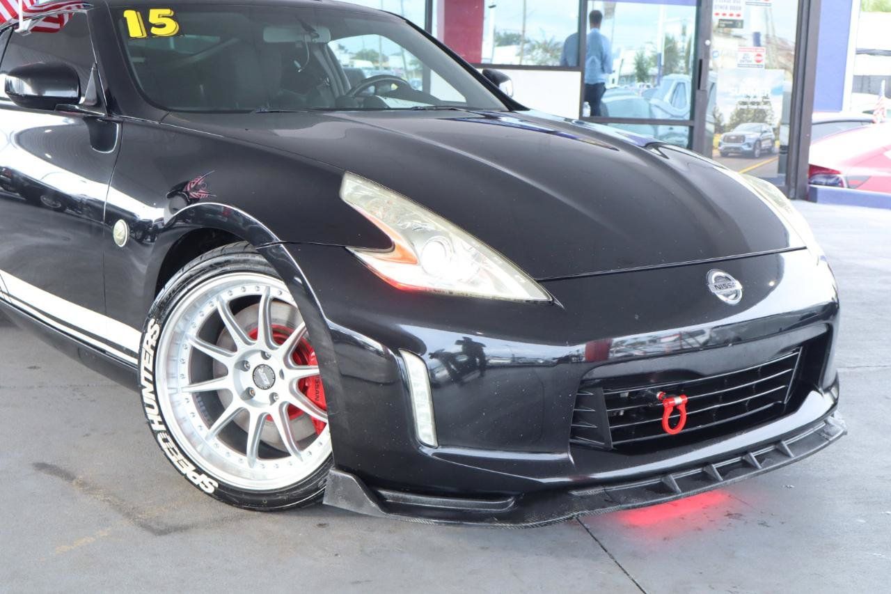 Used 2015 Nissan 370Z Coupe RWD image 2