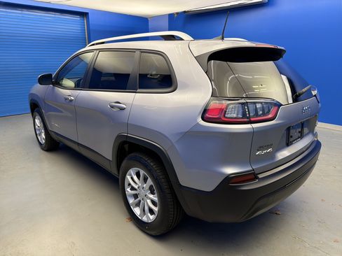 Used 2021 Jeep Cherokee Latitude image 5