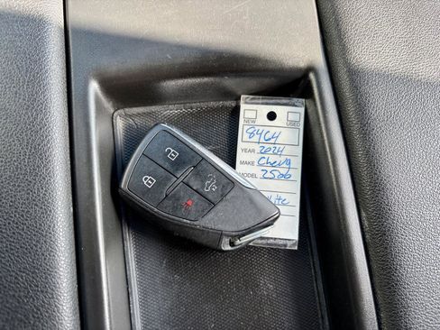 Used 2024 Chevrolet Silverado 2500 LT image 32