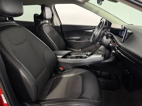Used 2025 Kia EV6 Light w/ Light LR Technology Package RWD image 32