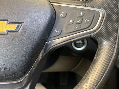 Used 2019 Chevrolet Equinox LS FWD image 12