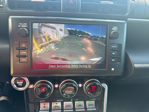 Used 2023 Toyota GR86 w/ ALL Weather Mat Package (TMS) RWD image 27