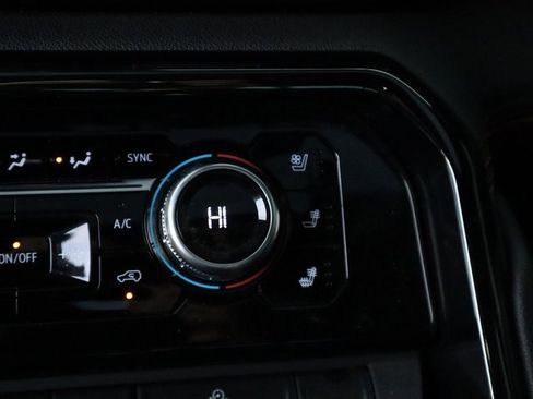 Used 2024 GMC Sierra 1500 AT4 w/ Technology Package image 43