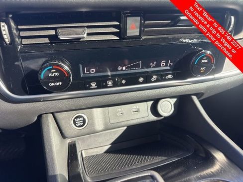 Used 2022 Nissan Rogue SV image 26