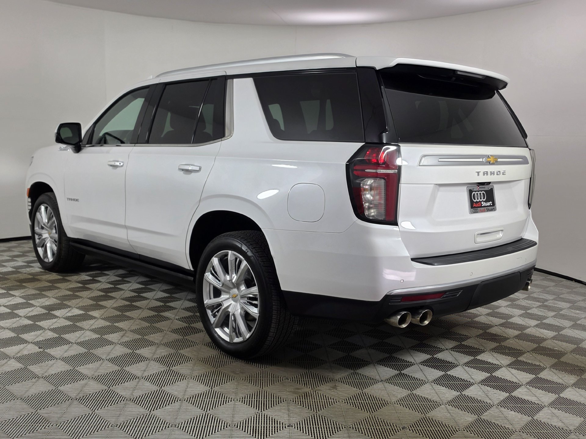 Used 2023 Chevrolet Tahoe High Country AWD/4WD image 39
