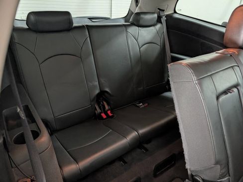 Used 2012 Chevrolet Traverse LT image 19