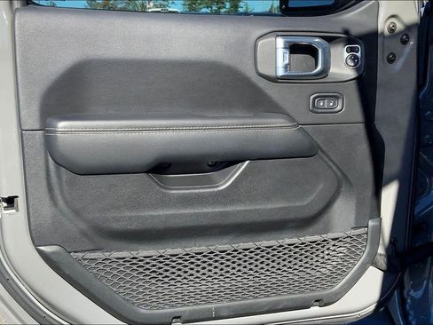 Certified 2021 Jeep Wrangler Unlimited Sahara w/ Cold Weather Group image 19