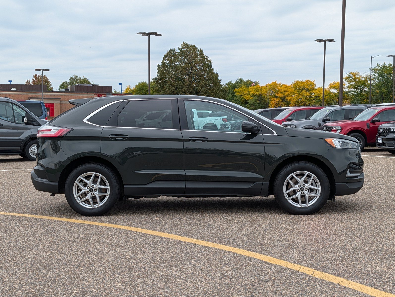 Used 2024 Ford Edge SEL AWD/4WD image 6